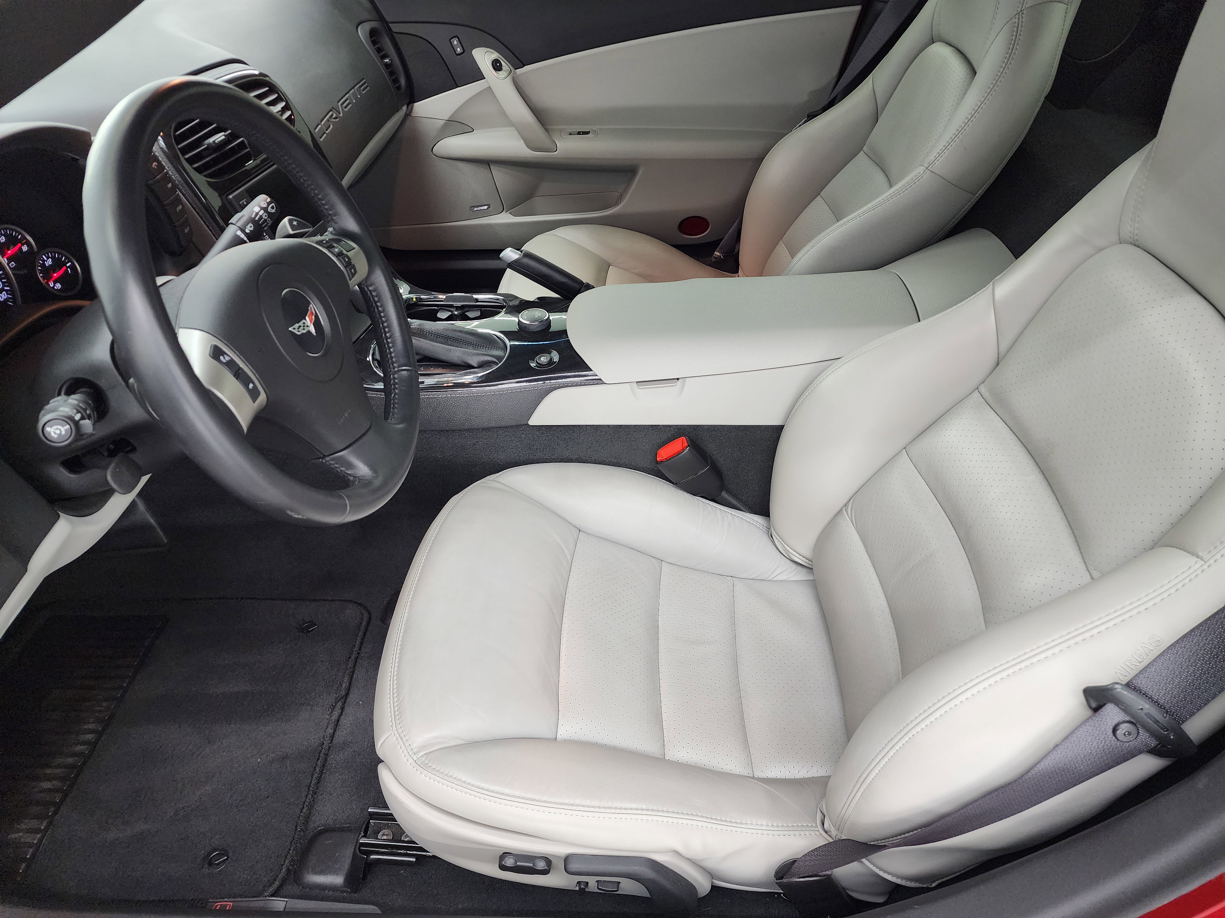 Used 2011 Chevrolet Corvette Grand Sport w/ Preferred Equipment Group RWD image 8