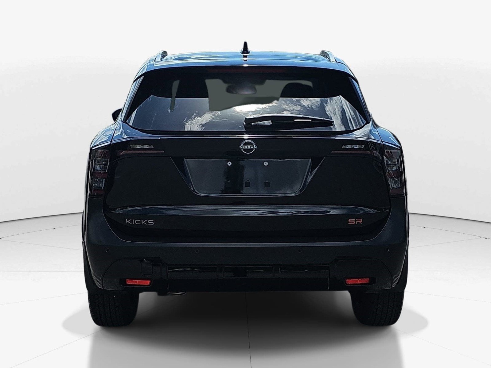 Used 2025 Nissan Kicks SR FWD image 5