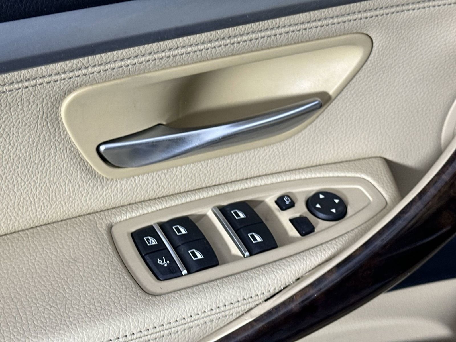 Used 2017 BMW 330i Gran Turismo xDrive image 17