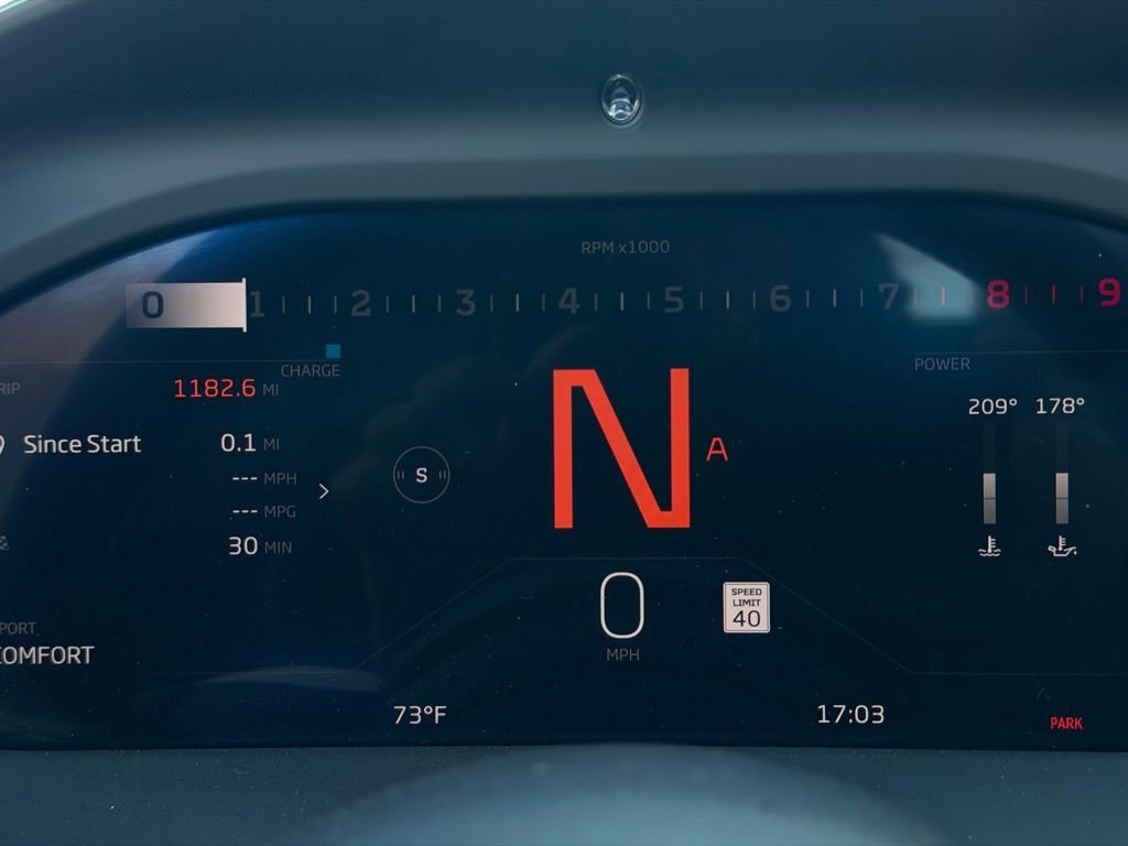 Used 2025 McLaren Artura Spider image 10