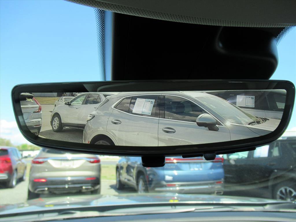 Used 2023 Buick Envision Avenir image 31