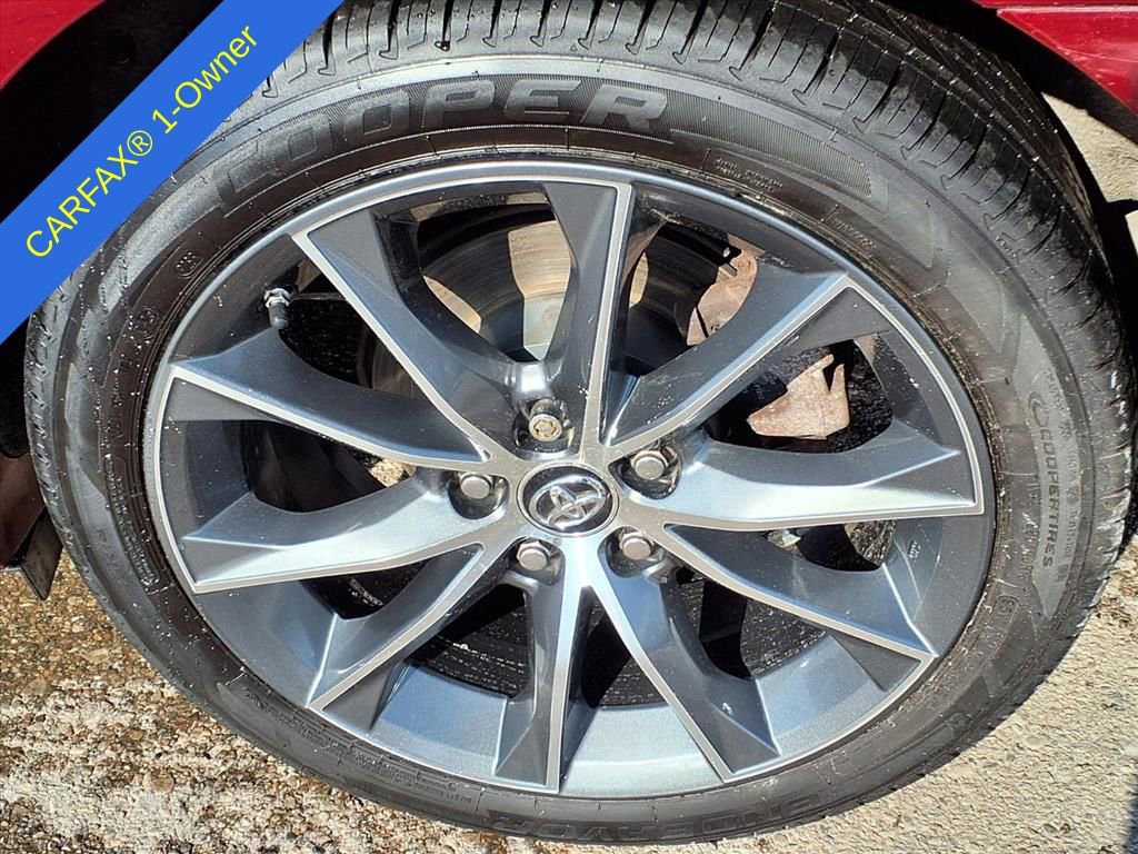 Used 2015 Toyota Camry XLE image 10