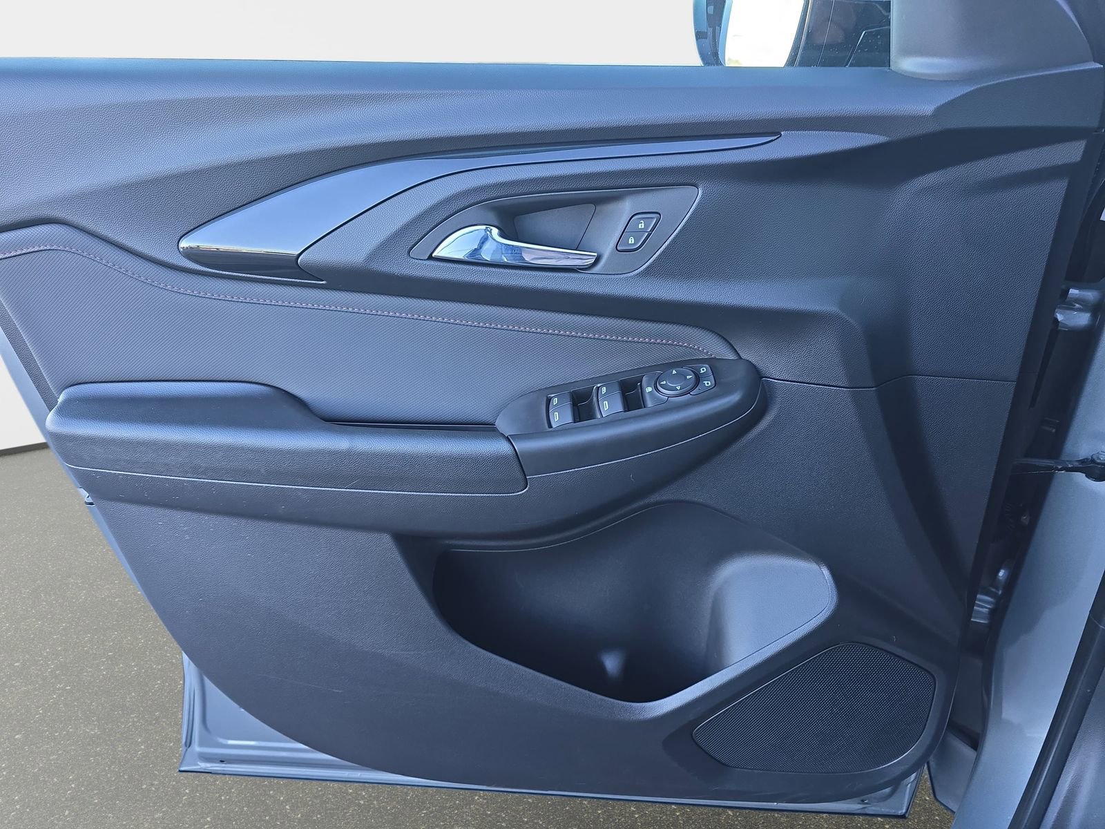 Used 2023 Chevrolet TrailBlazer RS image 27