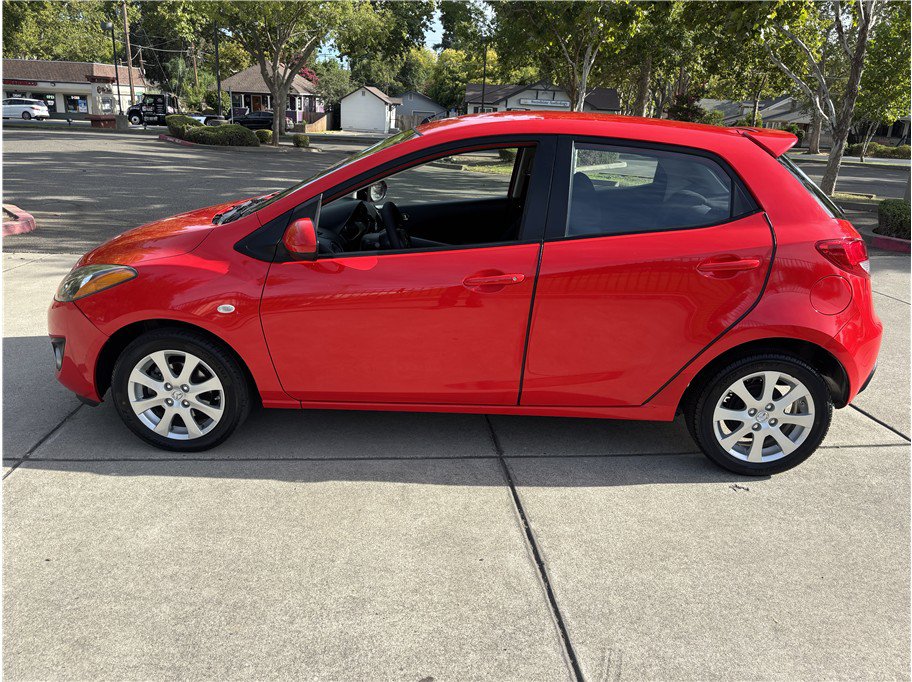 Used 2011 MAZDA MAZDA2 Touring FWD image 2