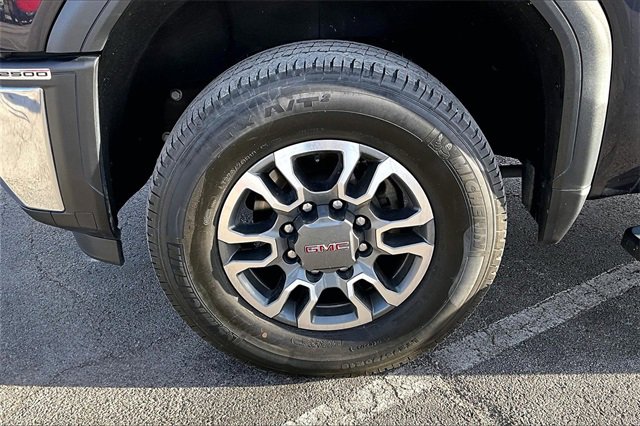 Used 2024 GMC Sierra 2500 SLT w/ SLT Convenience Package image 35