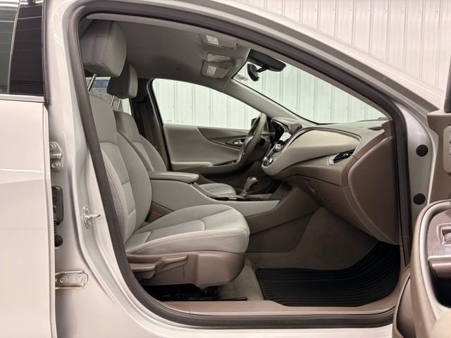 Used 2020 Chevrolet Malibu LS FWD image 11