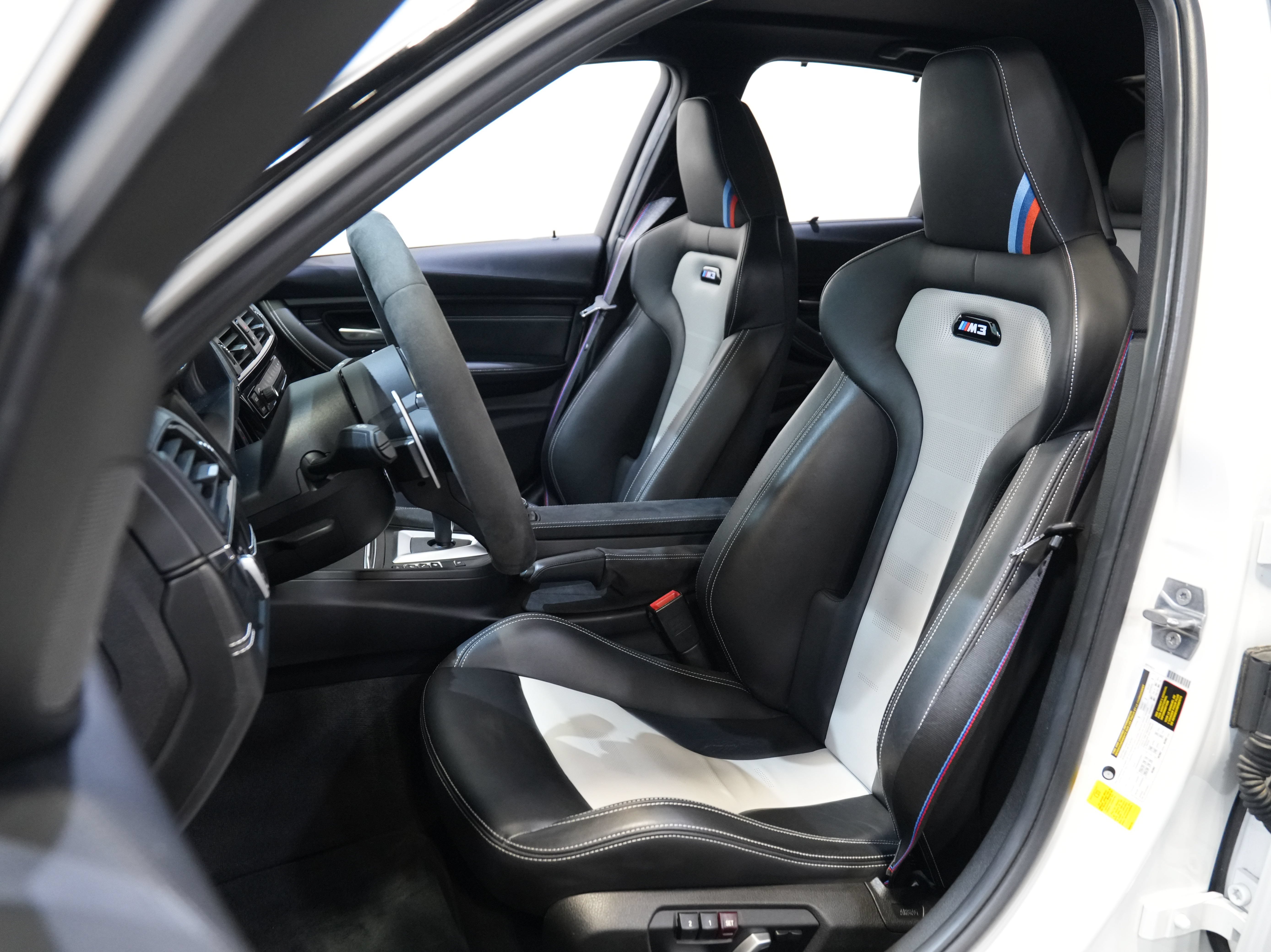 Used 2018 BMW M3 CS w/ Executive Package RWD image 31