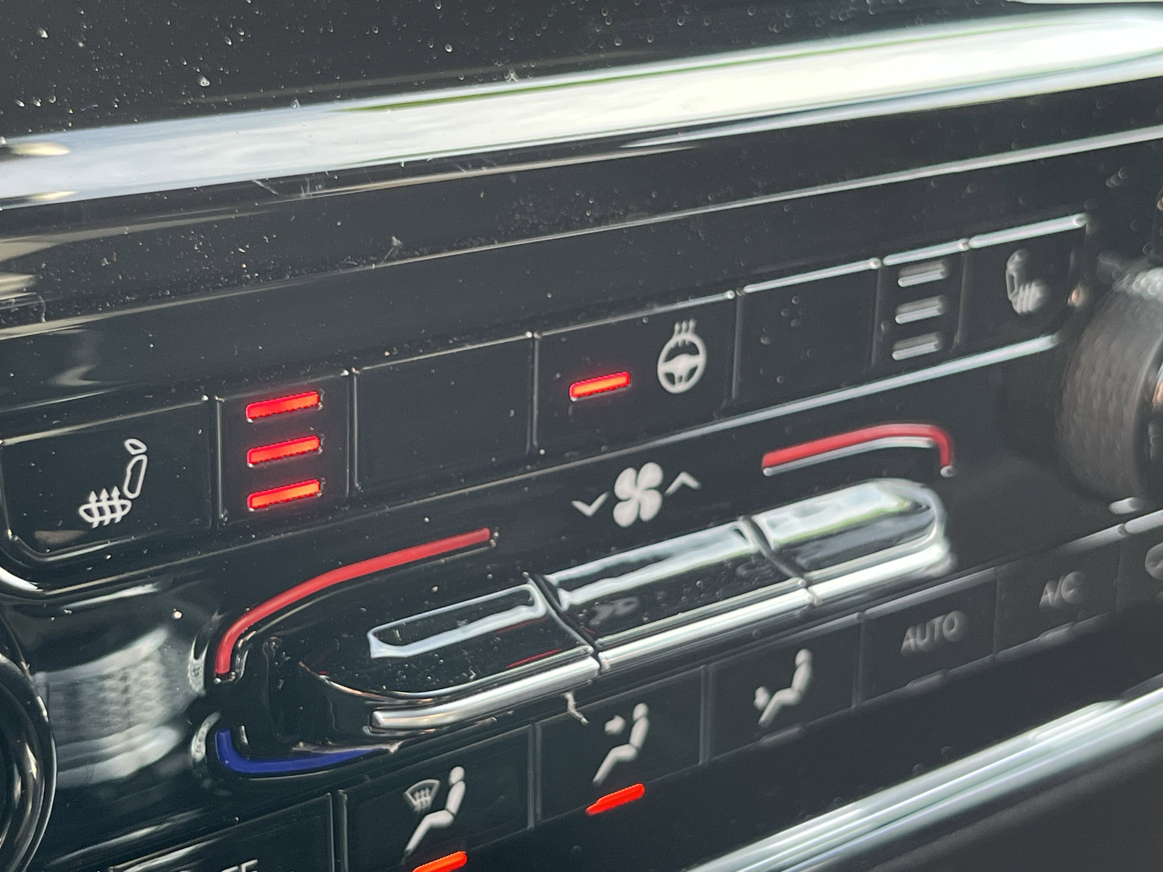 Used 2025 Jeep Grand Cherokee Laredo X w/ Luxury Tech Group I image 30