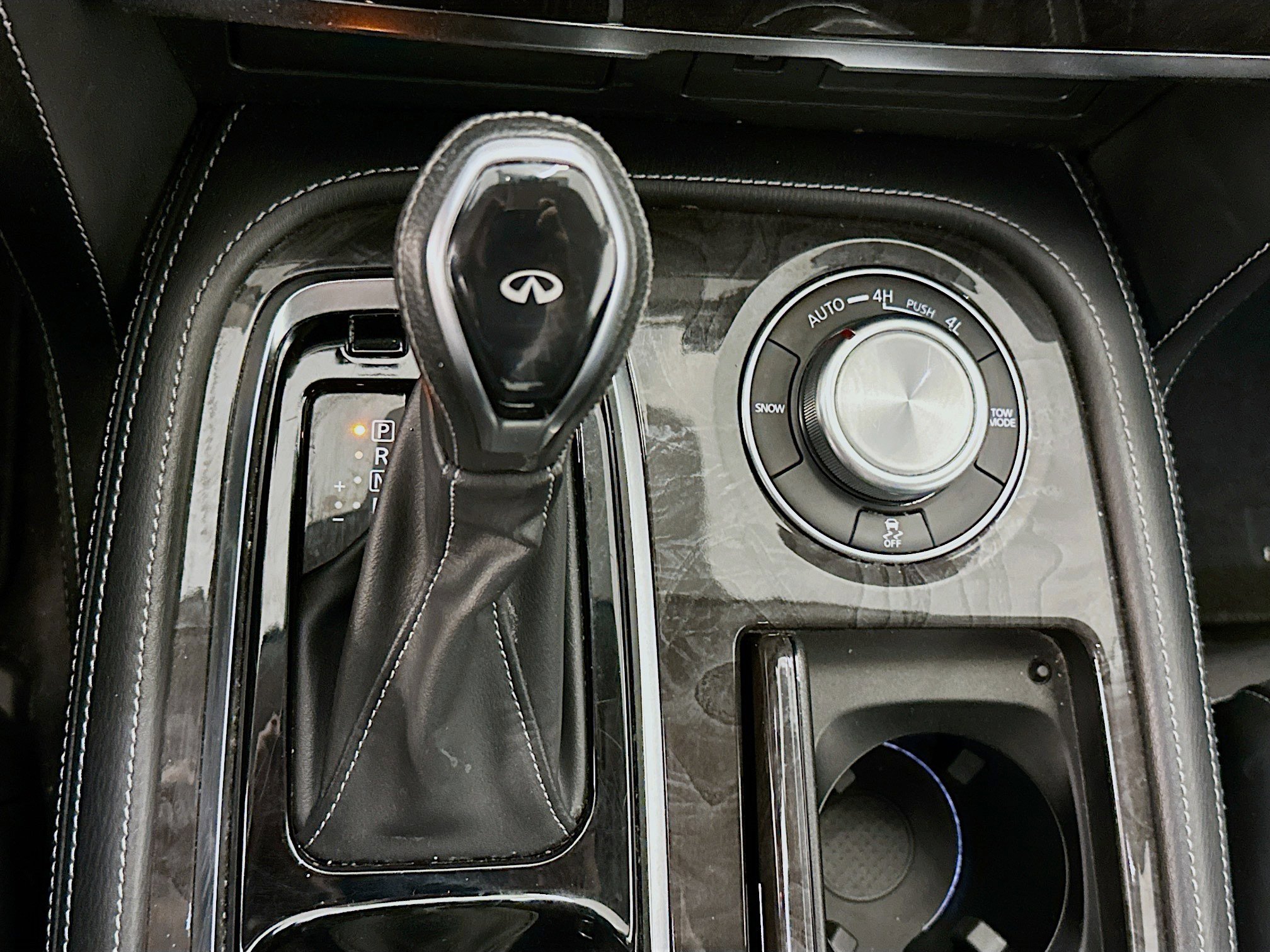 Used 2024 INFINITI QX80 Luxe image 25