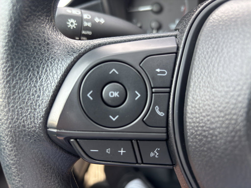 Used 2025 Toyota Corolla LE image 20