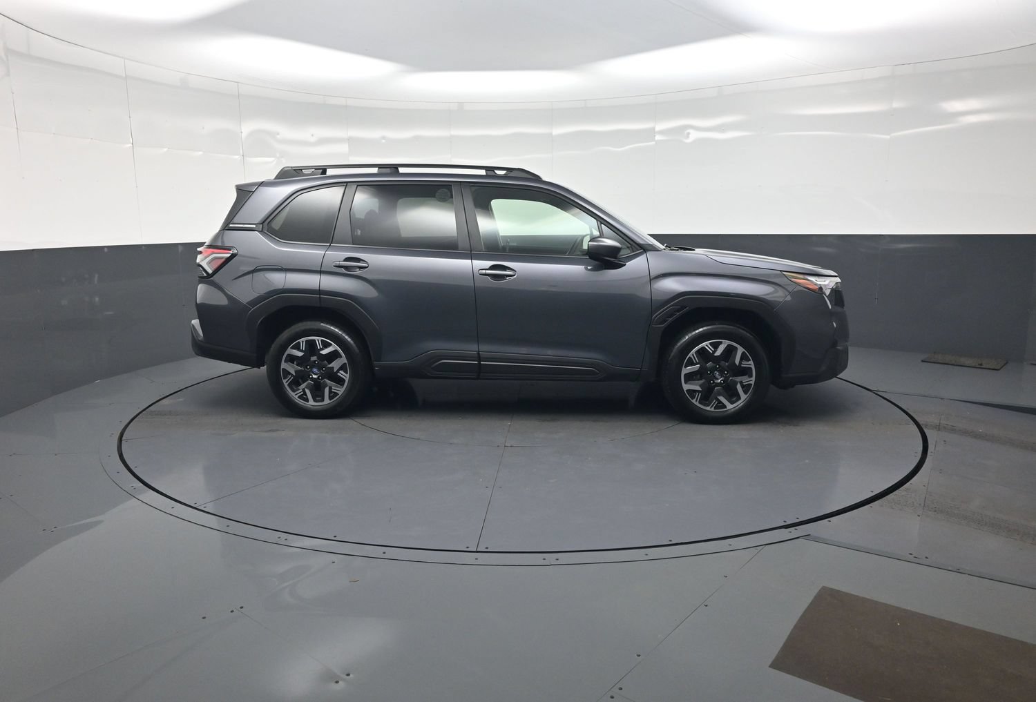 Certified 2025 Subaru Forester Premium AWD/4WD image 2