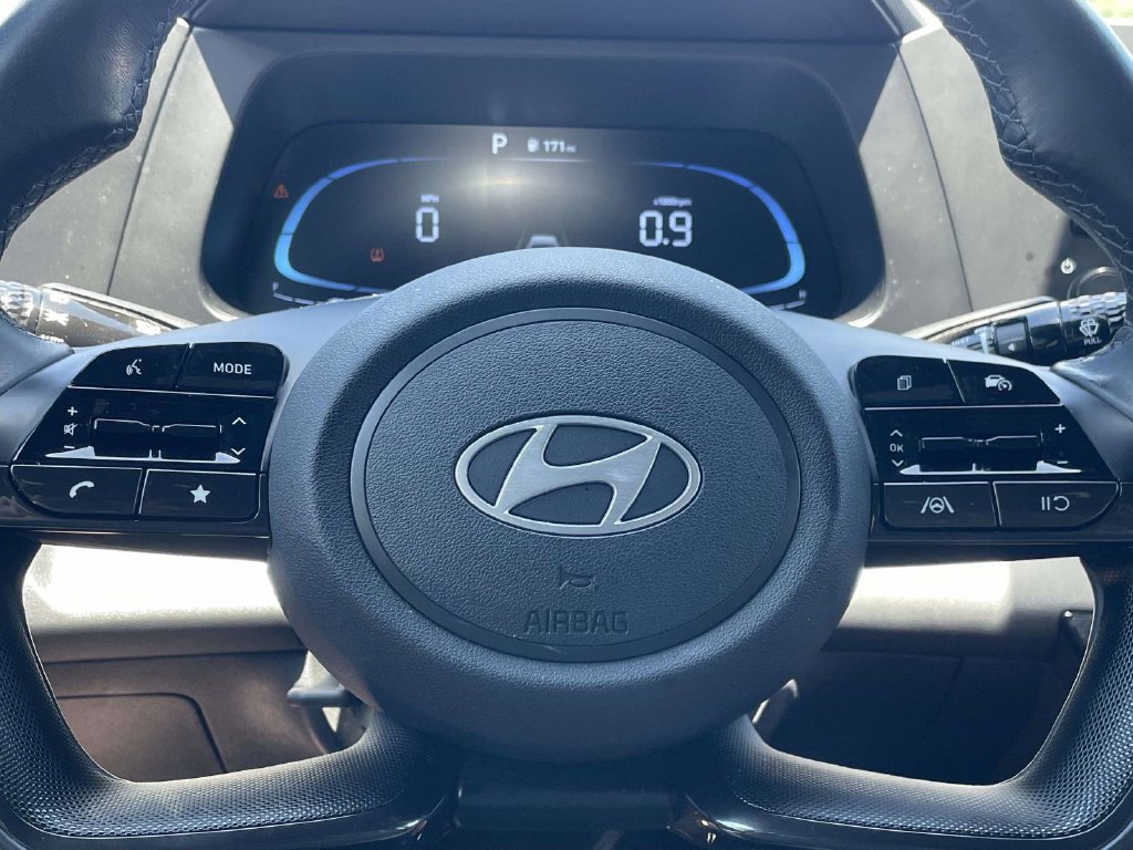 Used 2025 Hyundai Elantra Sport FWD image 25