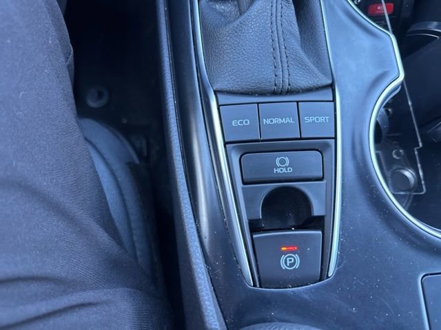 Certified 2020 Toyota Camry XLE image 17