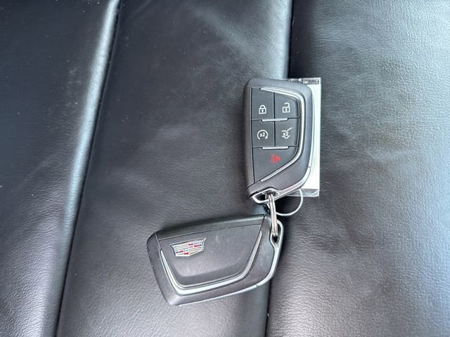 Used 2024 Cadillac XT4 Premium Luxury image 6