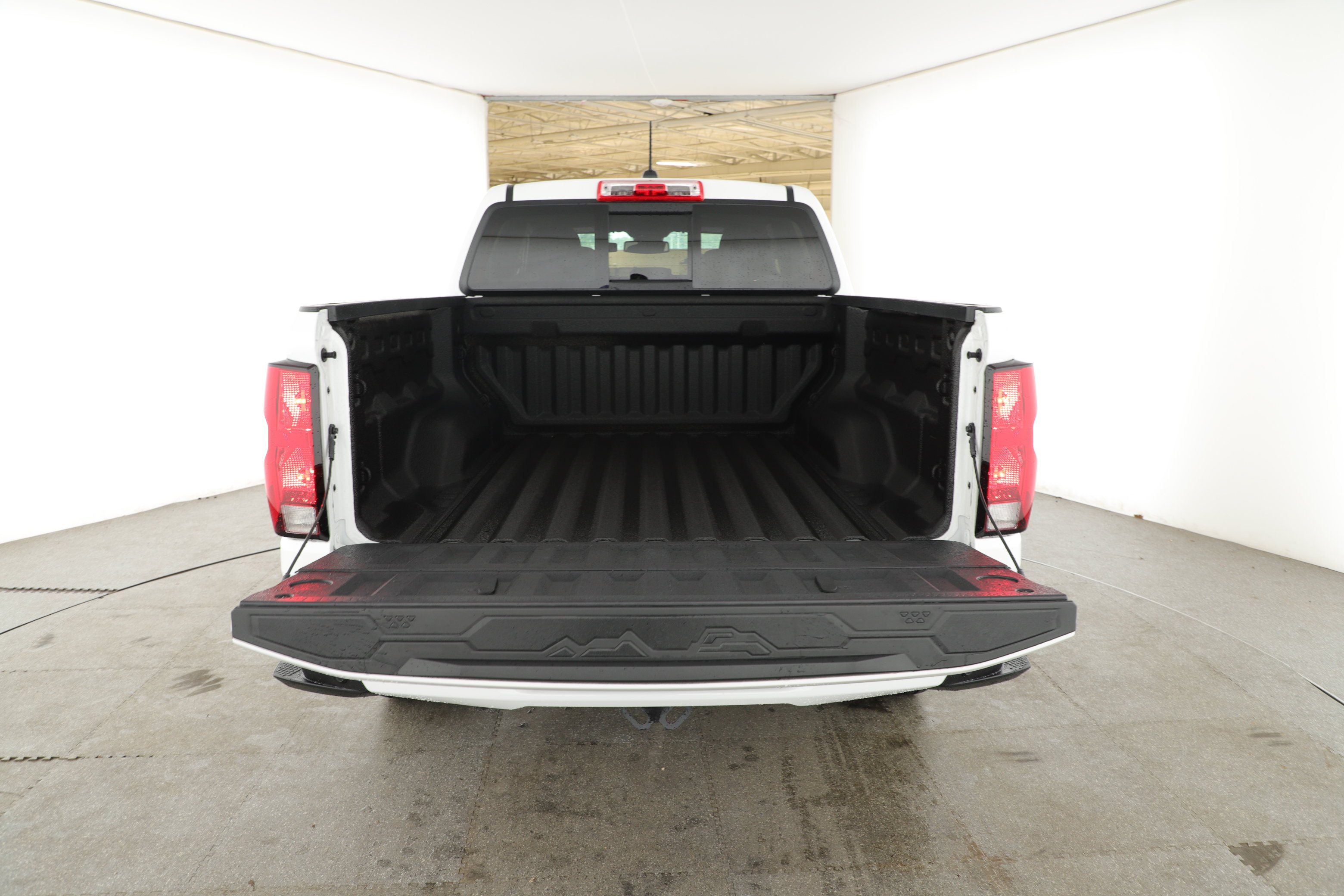 Used 2026 Chevrolet Colorado LT RWD image 5
