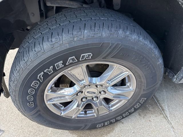Used 2015 Ford F150 Lariat w/ Equipment Group 502A Luxury AWD/4WD image 2