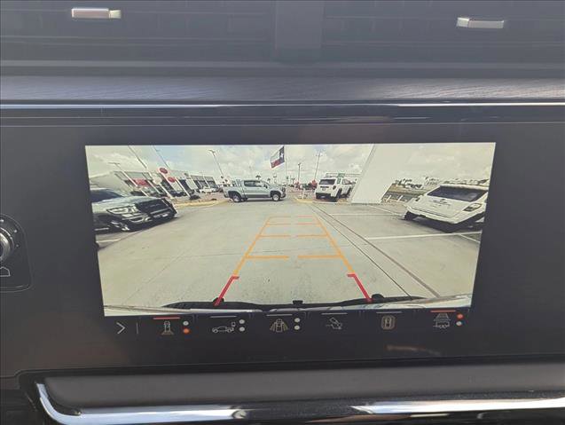 Used 2024 GMC Sierra 2500 AT4X w/ AT4X AEV Edition image 11