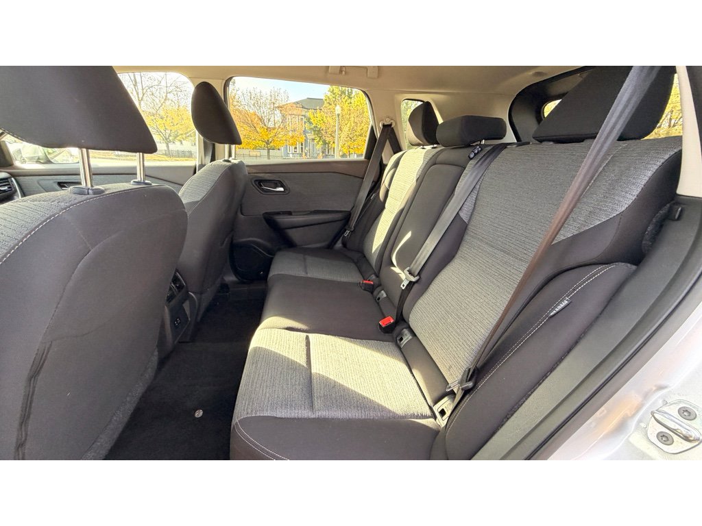 Used 2023 Nissan Rogue SV AWD/4WD image 19