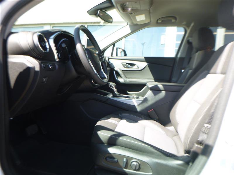 Used 2025 Chevrolet Blazer LT FWD image 5