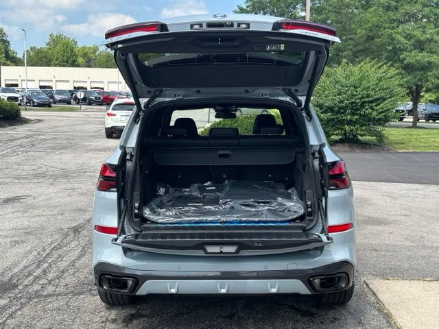 New 2026 BMW X5 xDrive50e w/ M Sport Package AWD/4WD image 29