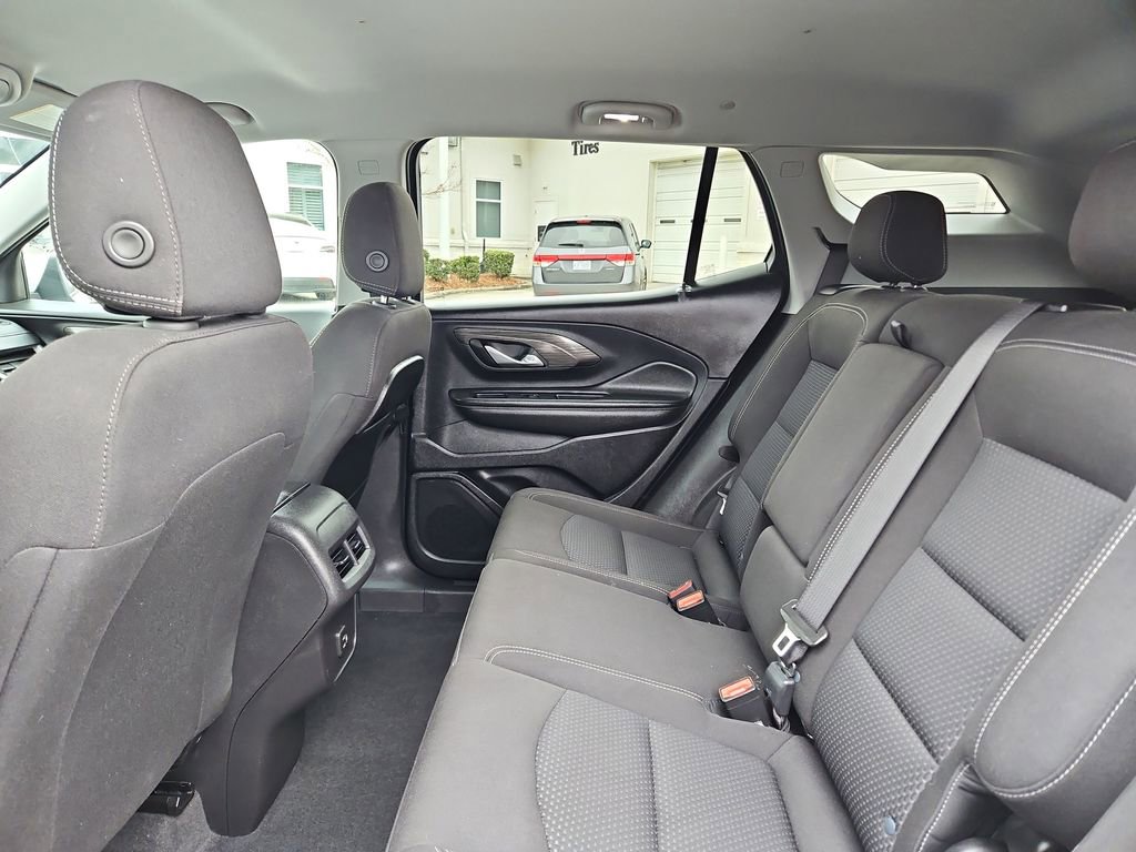 Used 2024 GMC Terrain SLE image 25