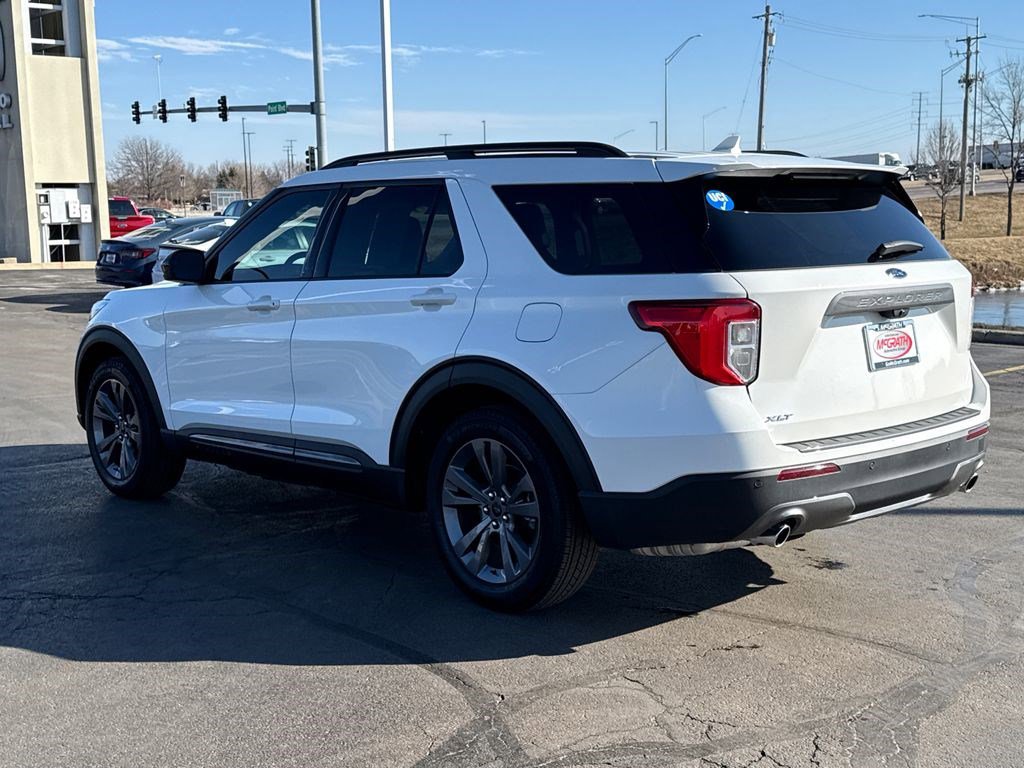 Used 2023 Ford Explorer XLT w/ Equipment Group 202A image 9
