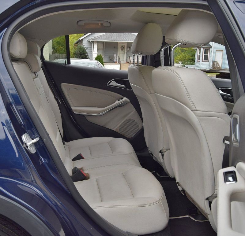 Used 2017 Mercedes-Benz GLA 250 4MATIC image 31