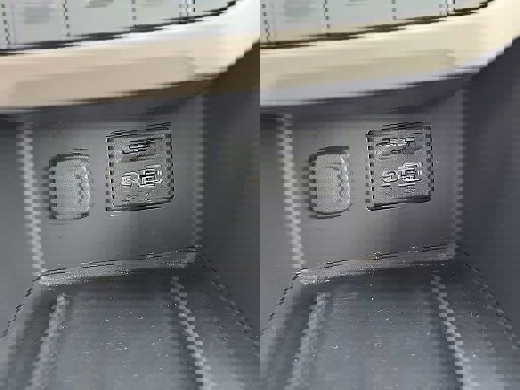 Used 2023 GMC Acadia Denali w/ Denali Ultimate Package image 17