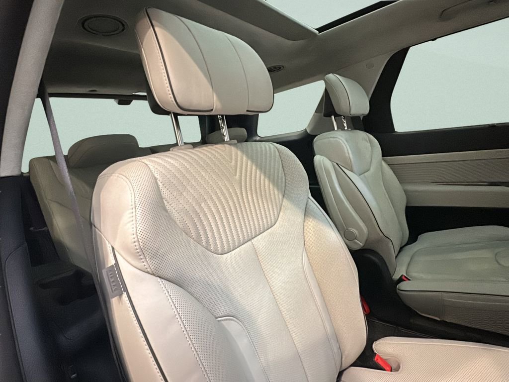 Used 2024 Hyundai Palisade Calligraphy image 16