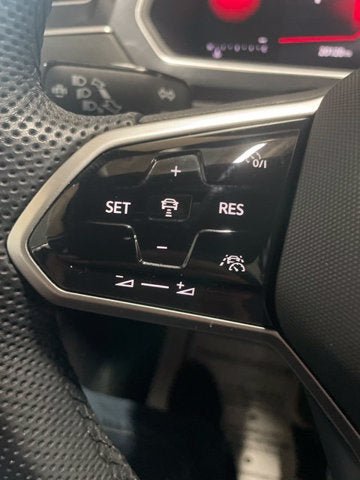 Certified 2024 Volkswagen Tiguan SE R-Line AWD/4WD image 16