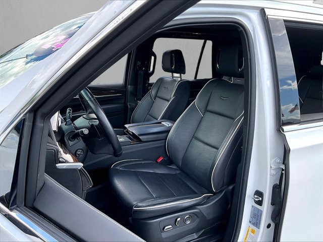 Used 2024 Cadillac Escalade Premium Luxury AWD/4WD image 26