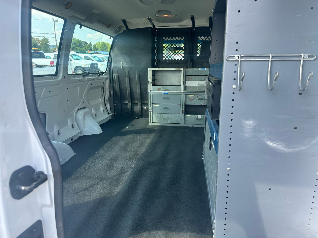 Used 2012 Ford E-350 and Econoline 350 Super Duty w/ Insulation Pkg image 9