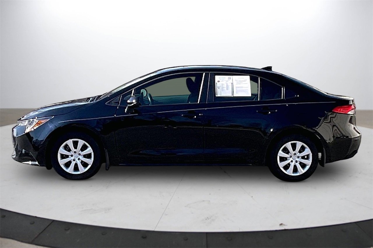 Used 2025 Toyota Corolla LE image 6