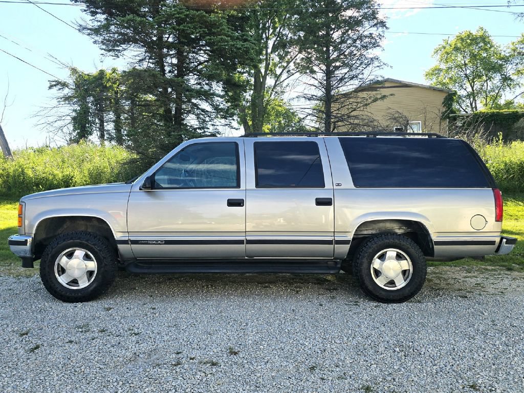 Used 1999 GMC Suburban 4WD w/ Marketing Opt Pkg 2 image 3