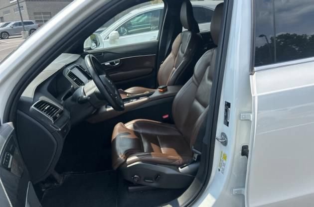 Used 2024 Volvo XC90 B6 Ultimate w/ Protection Package Premier AWD/4WD image 6