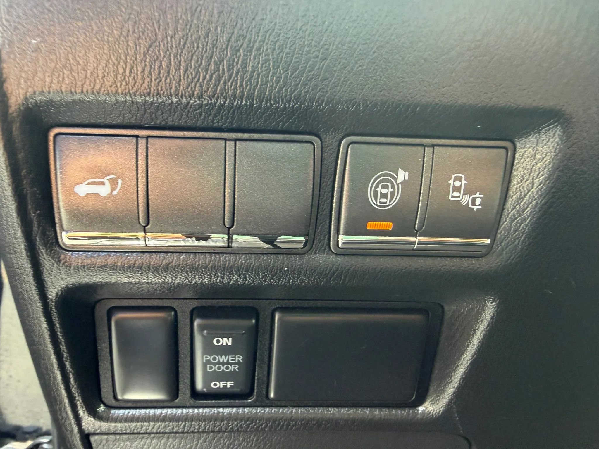 Used 2016 INFINITI QX80 4WD w/ Deluxe Technology Package image 26