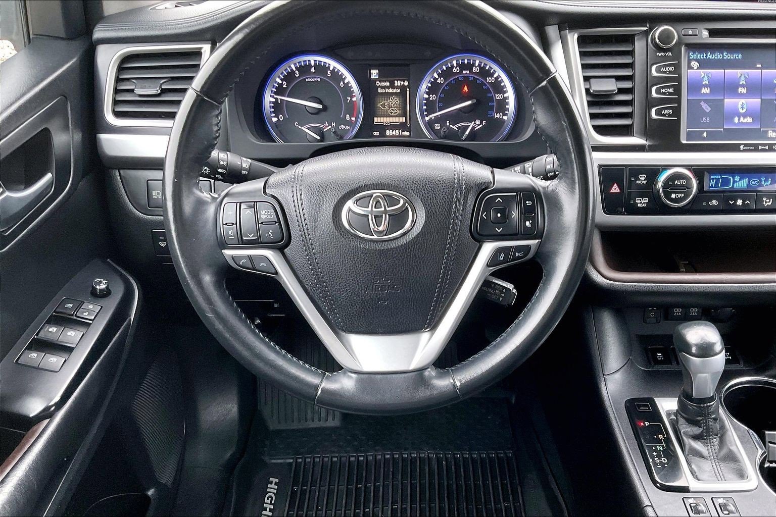 Used 2018 Toyota Highlander XLE image 8