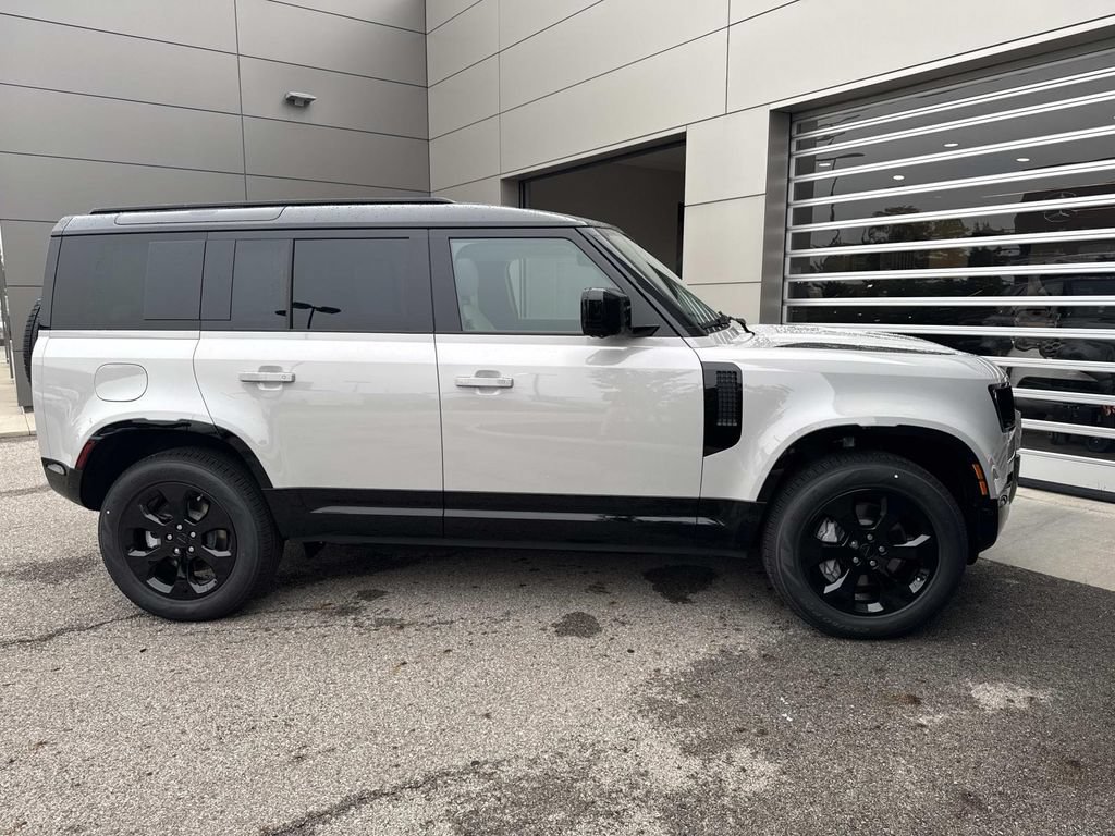 New 2026 Land Rover Defender 110 X-Dynamic SE AWD/4WD image 7