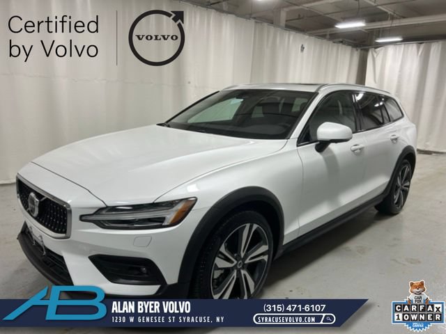 Certified 2025 Volvo V60 B5 Cross Country Plus AWD/4WD image 1