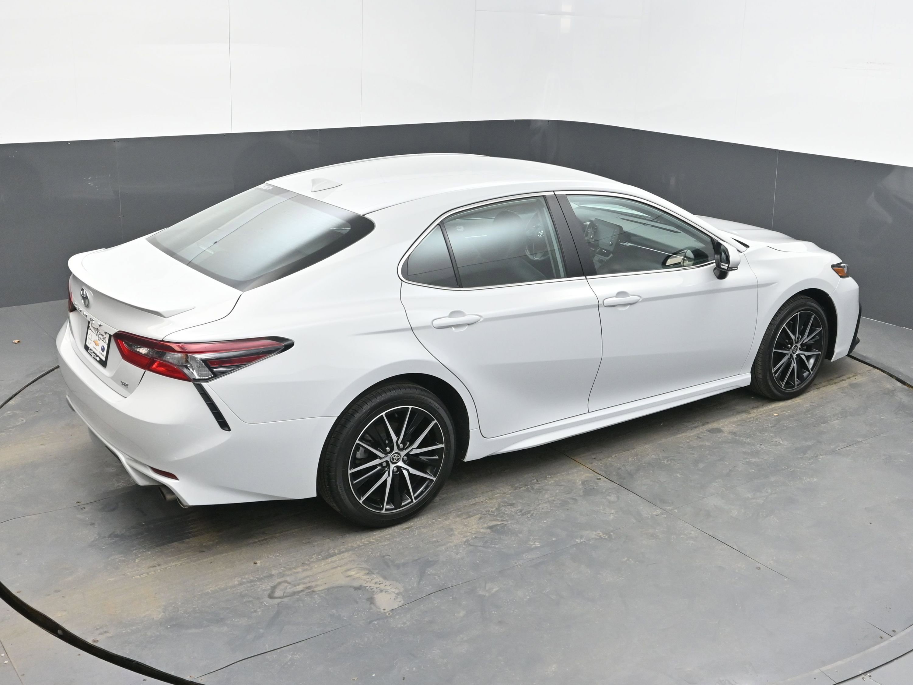 Used 2024 Toyota Camry SE image 38