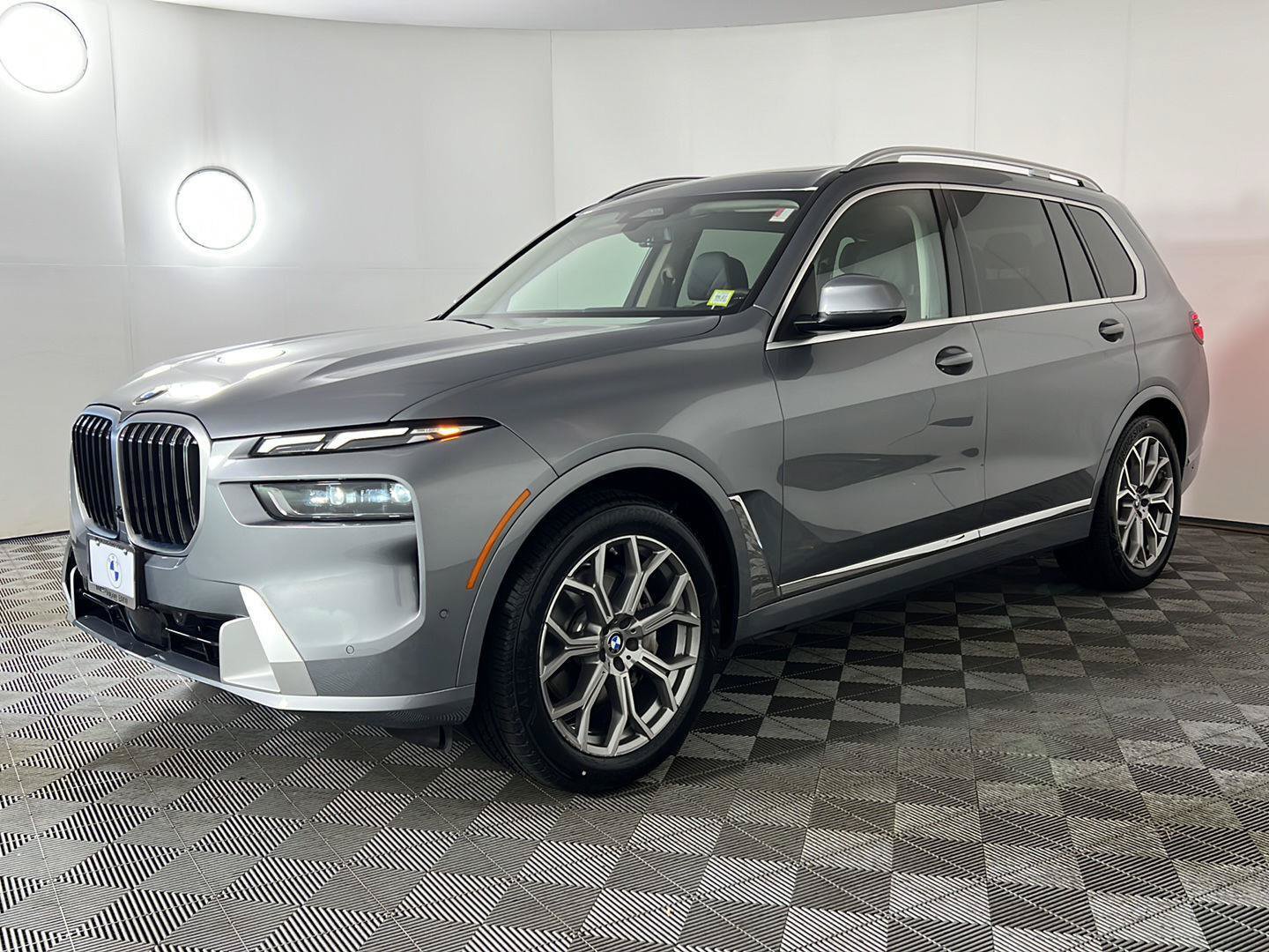 Certified 2024 BMW X7 xDrive40i w/ Premium Package AWD/4WD image 12