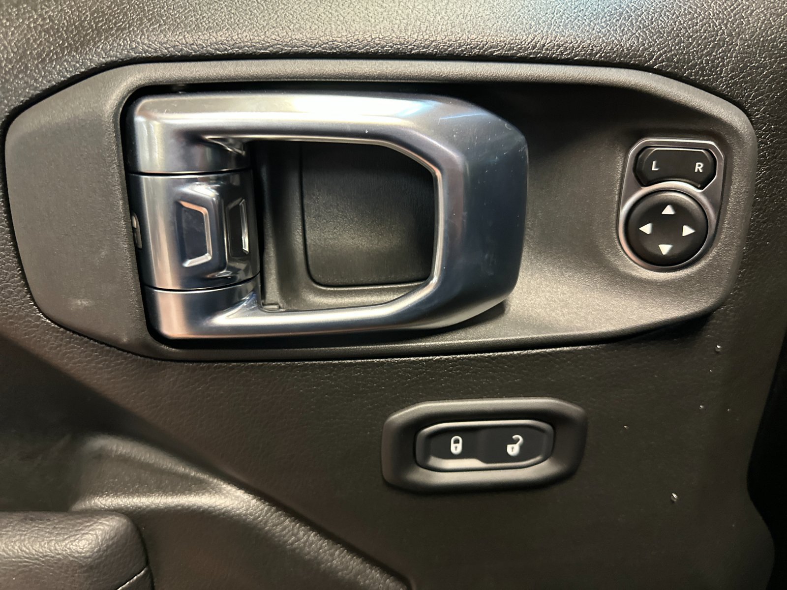New 2026 Jeep Wrangler Sport AWD/4WD image 10