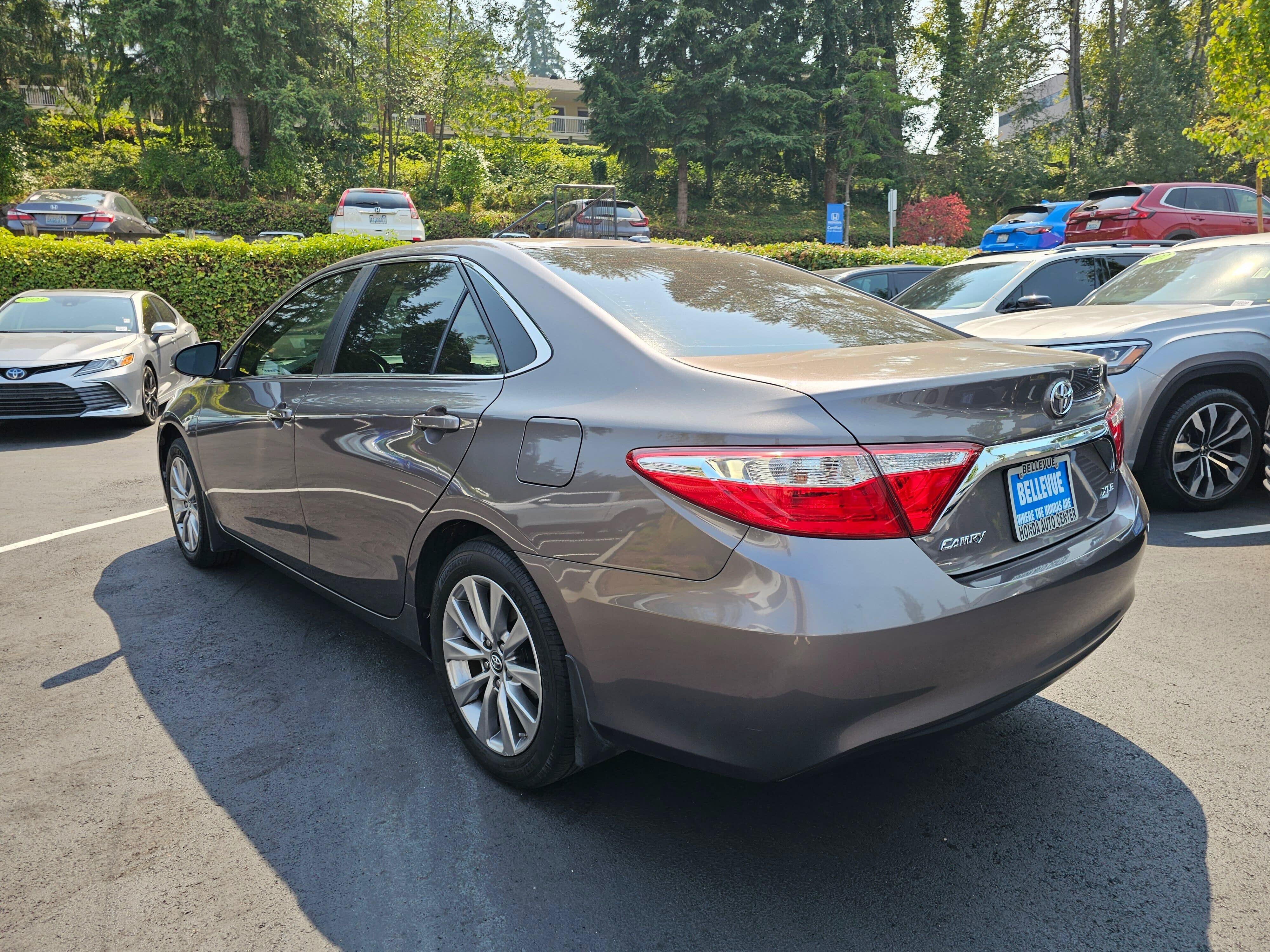 Used 2017 Toyota Camry XLE FWD image 5