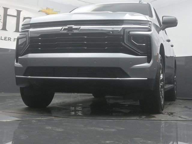 New 2026 Chevrolet Suburban LS w/ LPO, Dark Essentials Package AWD/4WD image 4