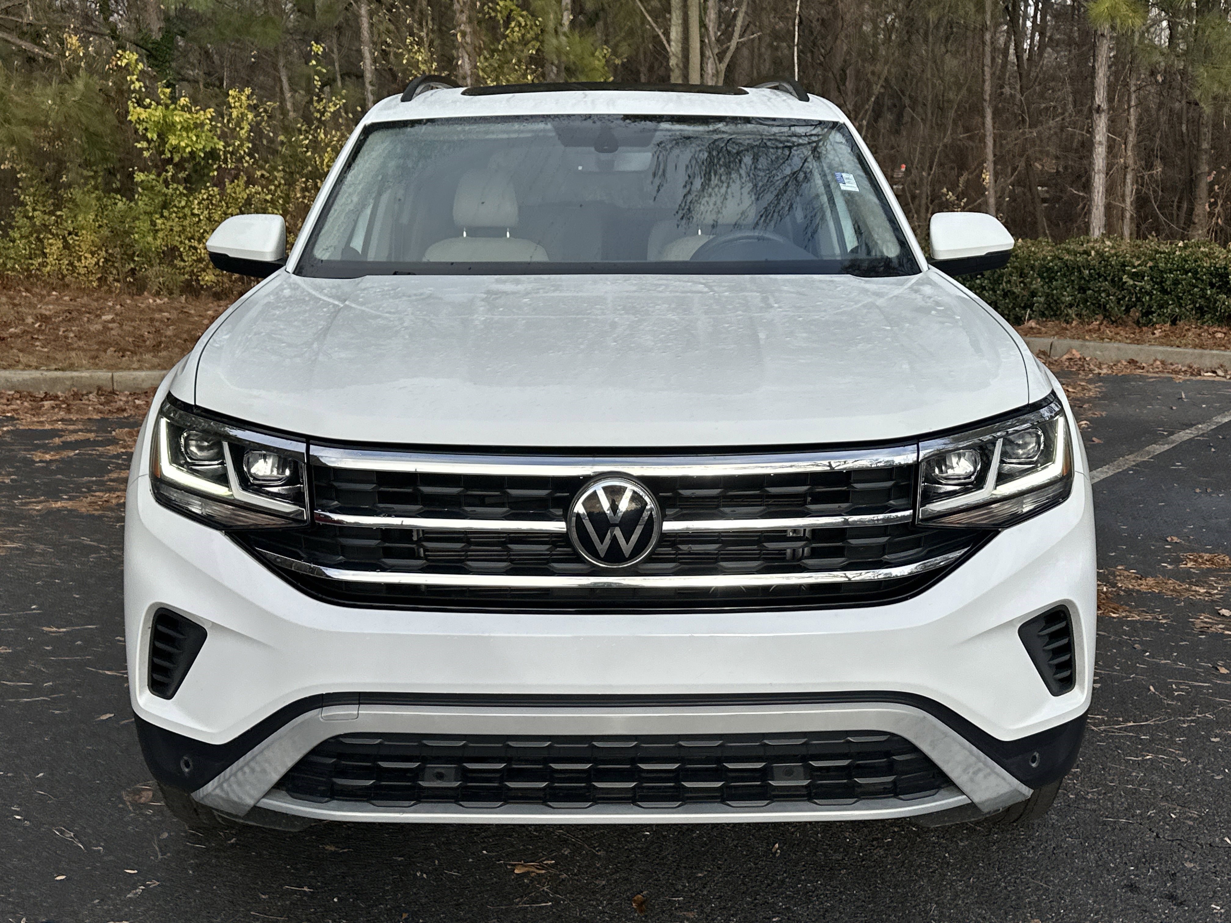 Used 2022 Volkswagen Atlas SE image 2