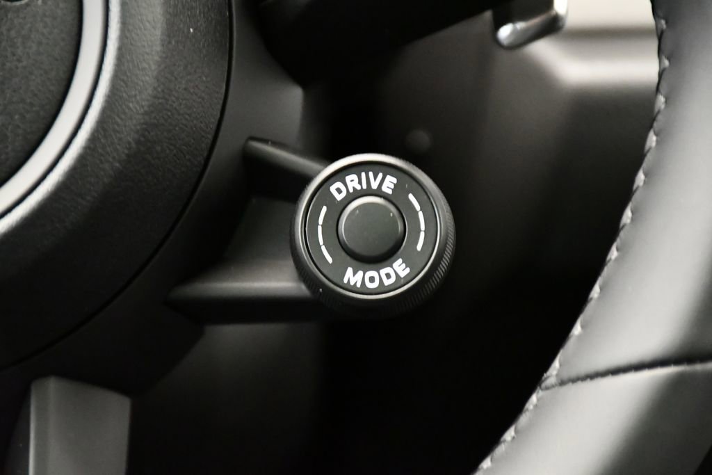 Used 2026 Porsche Macan AWD/4WD image 29