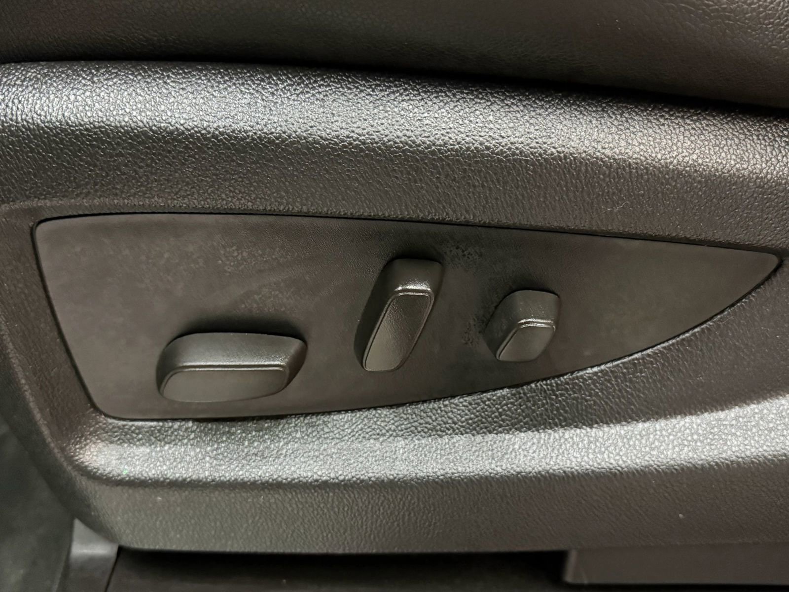 Used 2015 Chevrolet Tahoe LT image 27