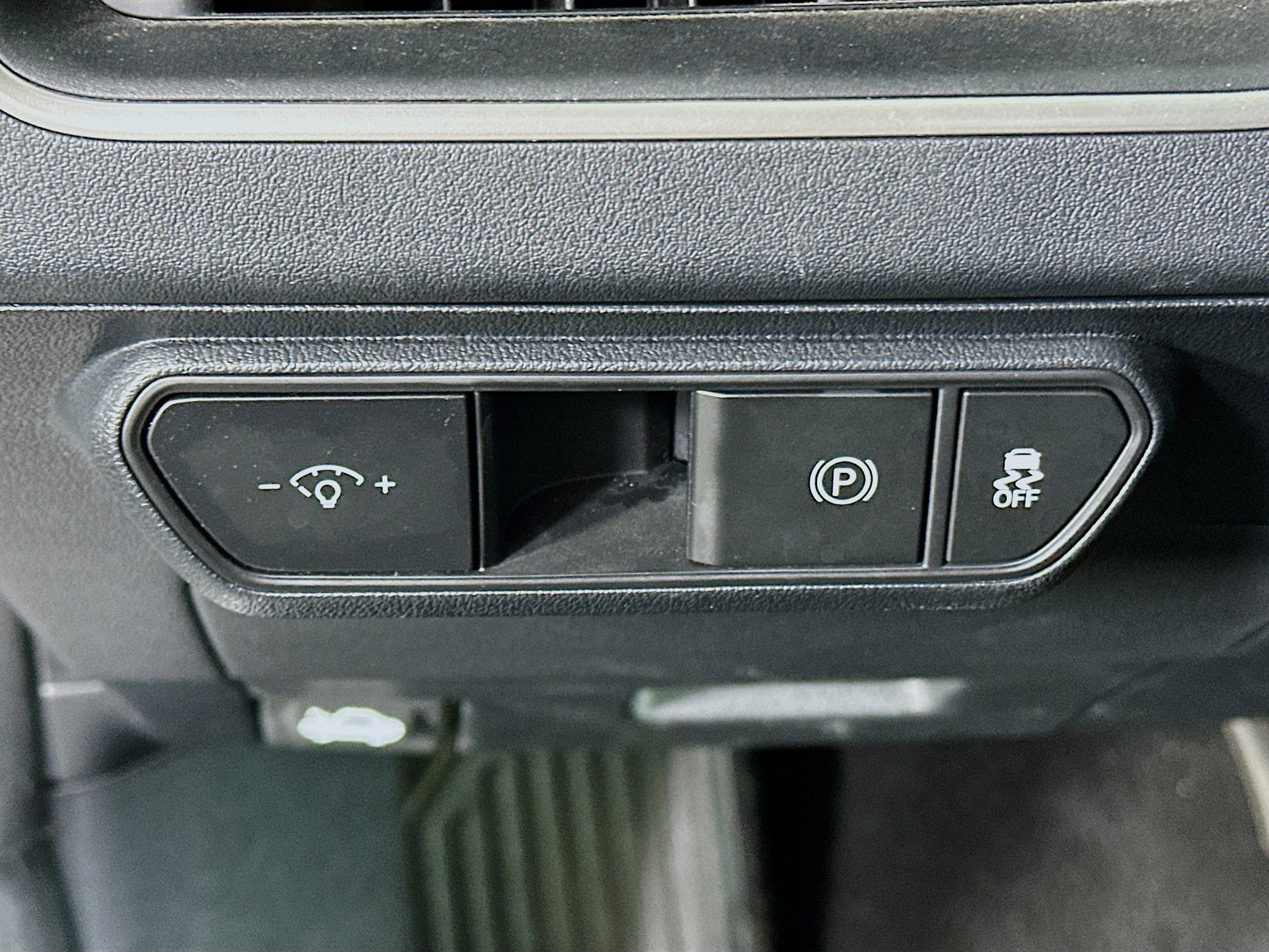 Used 2025 Kia K4 LXS image 17