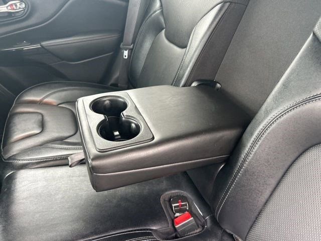 Used 2022 Jeep Cherokee Latitude Lux w/ Sun & Sound Group AWD/4WD image 38