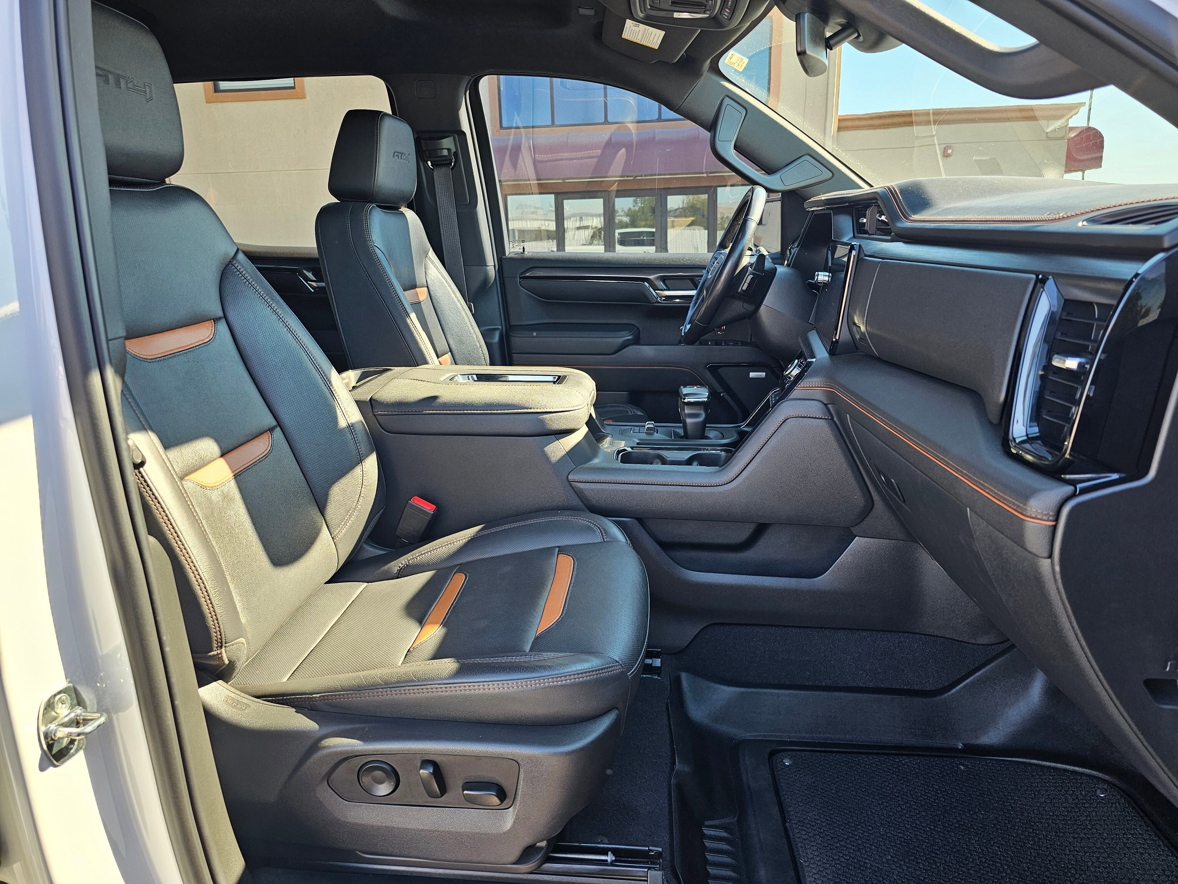 Used 2022 GMC Sierra 1500 AT4 w/ AT4 Preferred Package image 15